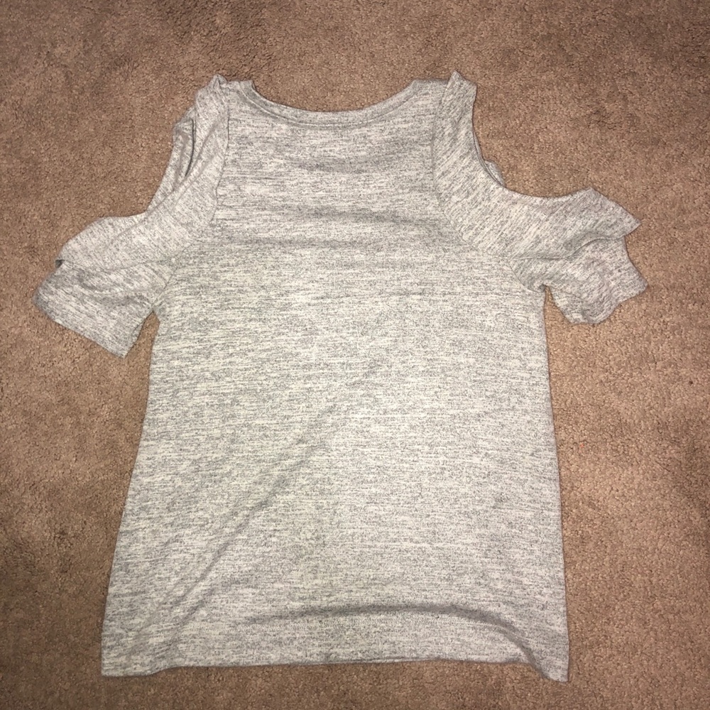 Cut out ruffled sleeve grey loft shirt